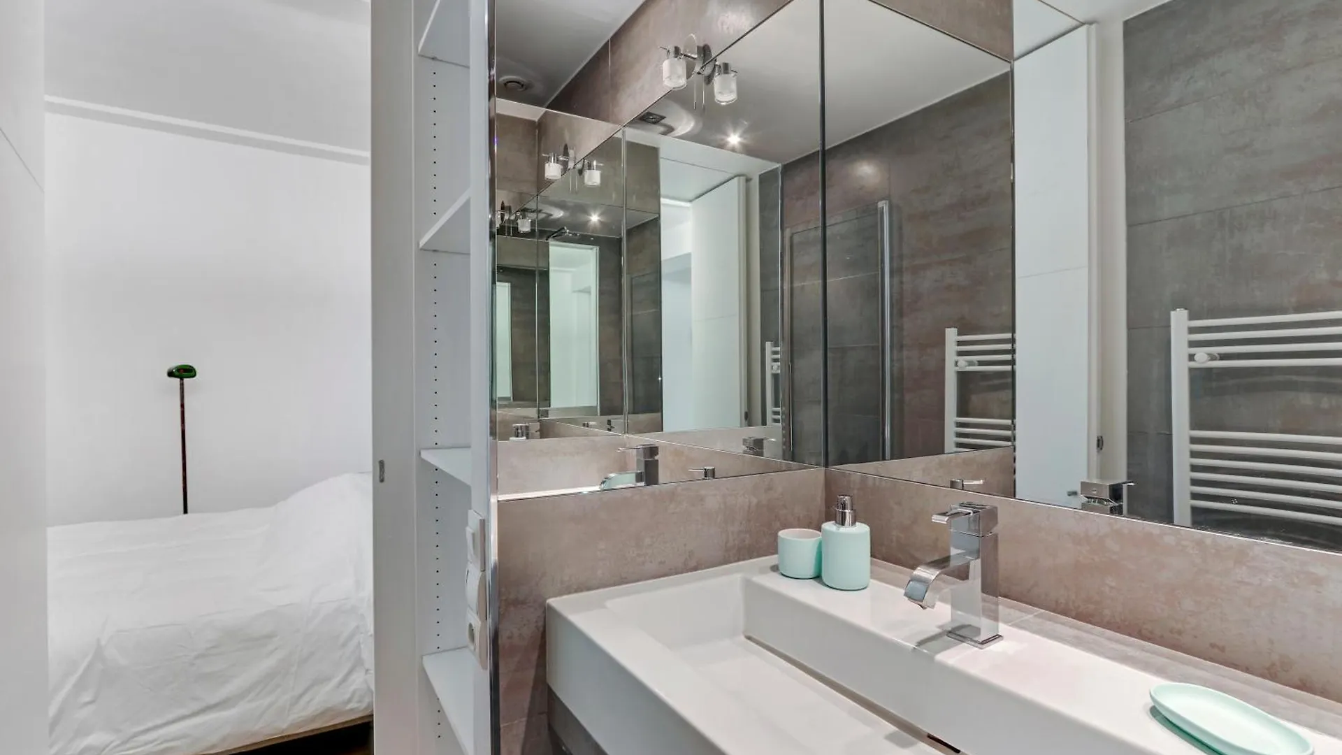 Pick A Flat'S Apartment In Saint Germain - Rue De Buci Paris France